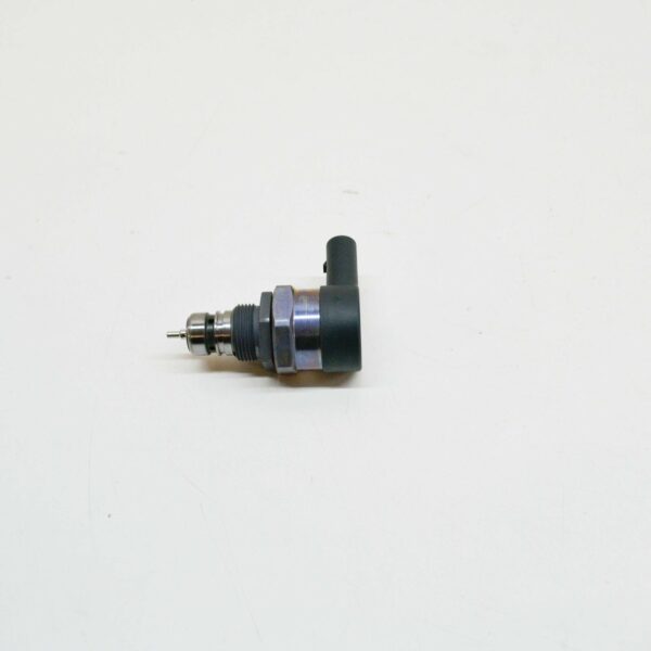 057130764F - NEW AUDI Q7 4L FUEL RAIL PRESSURE RELIEF VALVE 057130764F ORIGINAL