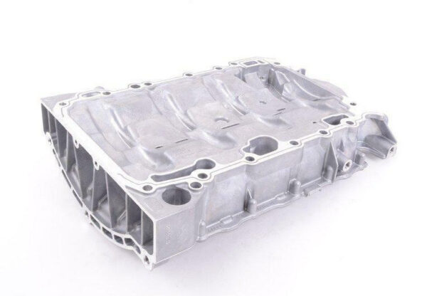 06J103603BD - NEW VOLKSWAGEN BEETLE A5 ENGINE UPPER OIL PAN 06J103603BD ORIGINAL