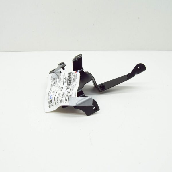 07K133239G - NEW AUDI RS3 ENGINE WATER VALVE RETAINING PLATE 07K133239G ORIGINAL