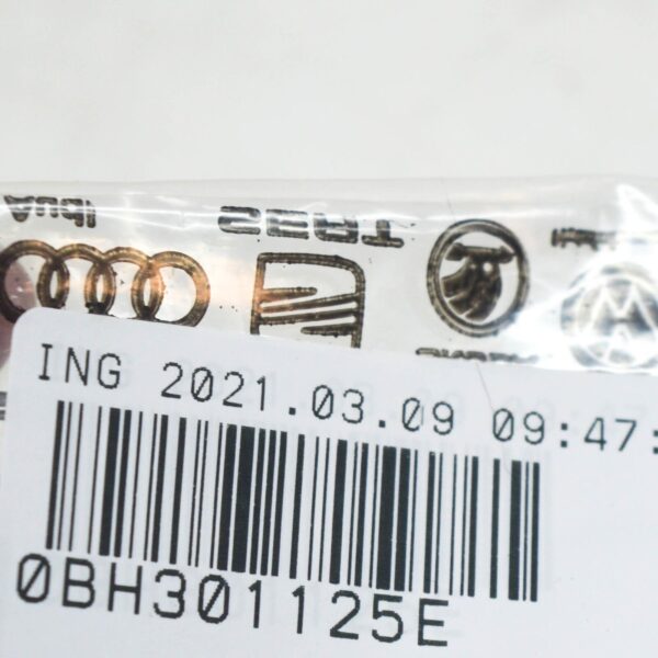 0BH301125C - NEW AUDI Q3 F3 AUTOMATIC GEARBOX LID CAP 0BH301125C 0BH301125E ORIGINAL
