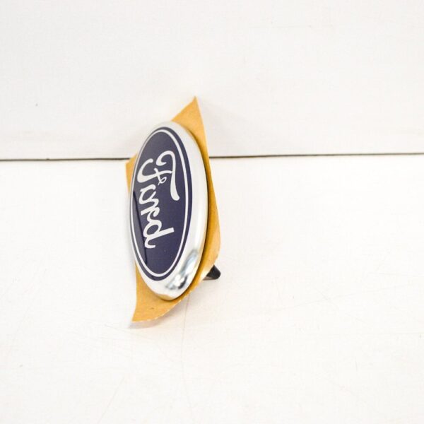 1141163 - Ford Fiesta MK5 Tailgate Boot Lid Badge 1141163 2S61-A425A52-AA  ORIGINAL