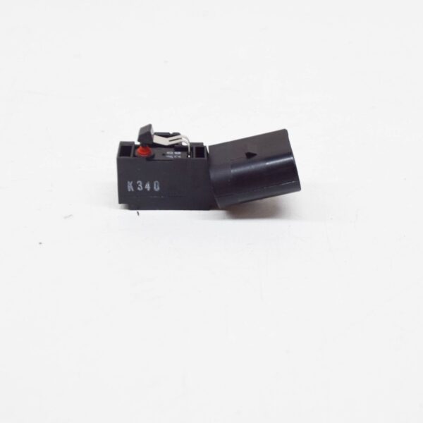 1T0962103 - Volkswagen Polo 9N Tailgate Micro Switch 1T0962103 ORIGINAL