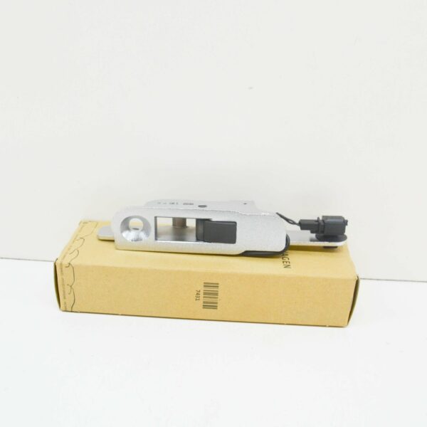 1Y0871548D - NEW VW BEETLE CONVERTIBLE 1Y RIGHT SOFT TOP CATCH LOWER PART 1Y0871548D ORIGINAL
