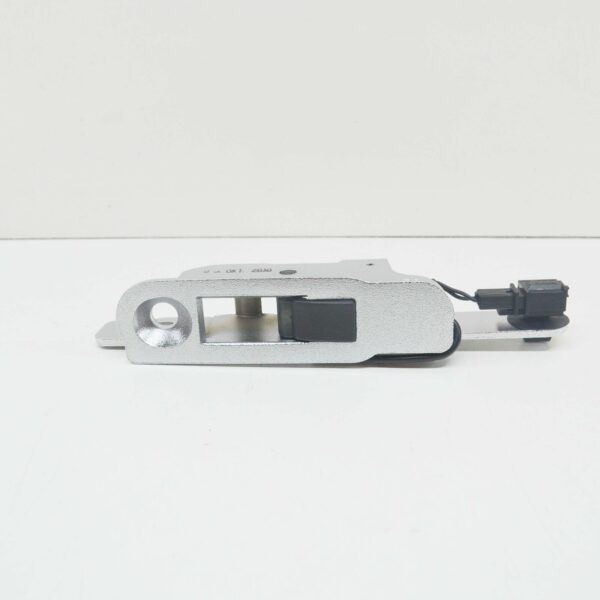 1Y0871548D - NEW VW BEETLE CONVERTIBLE 1Y RIGHT SOFT TOP CATCH LOWER PART 1Y0871548D ORIGINAL