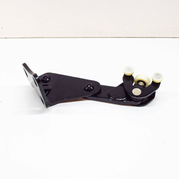 2K0843398B - NEW VW CADDY 2K RIGHT SLIDING DOOR LOWER ROLLER GUIDE 2K0843398B