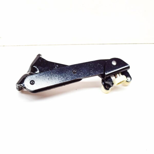 2K0843398B - NEW VW CADDY 2K RIGHT SLIDING DOOR LOWER ROLLER GUIDE 2K0843398B