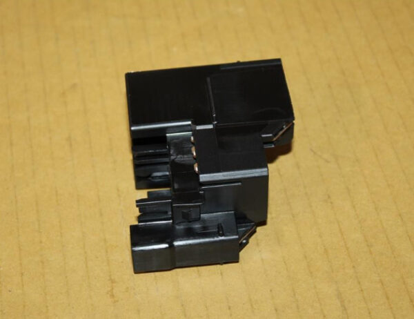 2Q0937507G - VW POLO AW MK6 Relay Plate 2Q0937507G ORIGINAL