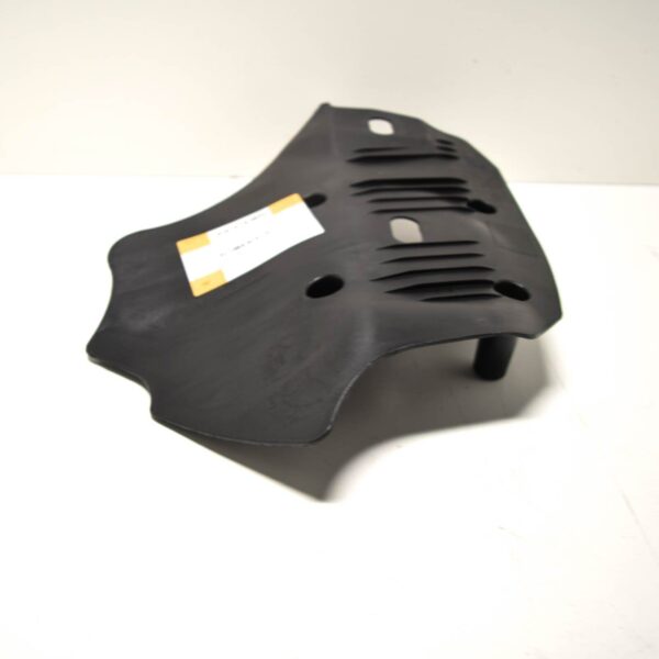 33326796138 - BMW 1 F20 ORIGINAL Rear Right Control Arm Cover Plastic 6796138 2017