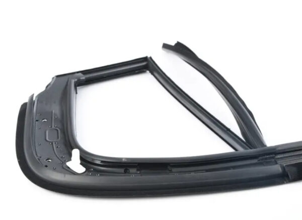 3AE839432D5AP - NEW VOLKSWAGEN PASSAT B7 REAR RIGHT SIDE WINDOW GUIDE 3AE839432D5AP ORIGINAL
