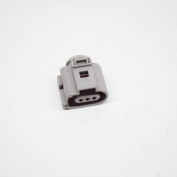 3B0973703G - NEW AUDI A3 8P FUEL PRESSURE SENSOR CONNECTOR HOUSING 3 PIN 3B0973703G