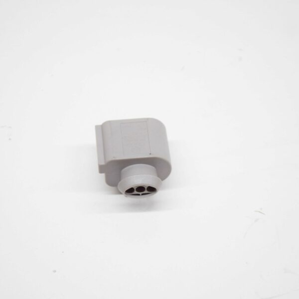 3B0973703G - NEW AUDI A3 8P FUEL PRESSURE SENSOR CONNECTOR HOUSING 3 PIN 3B0973703G