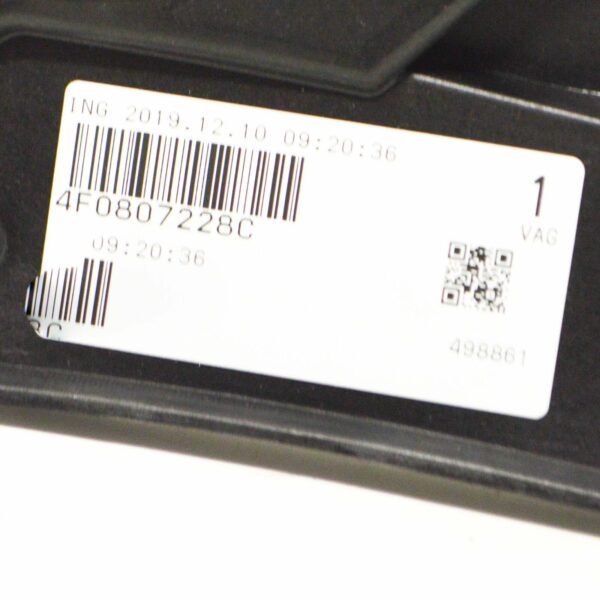 4F0807228C - NEW AUDI A6 C6 FRONT BUMPER RIGHT BRACKET 4F0807228C 2008