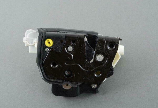 4F0839015C - NEW AUDI A6 C6 REAR LEFT DOOR LOCK WITH DOOR CONTACT SWITCH 4F0839015C ORIGINAL