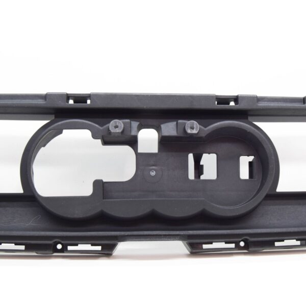4G0807233D - NEW AUDI RS6 C7 FRONT BUMPER UPPER CENTRE CLOSING ELEMENT 4G0807233D ORIGINAL
