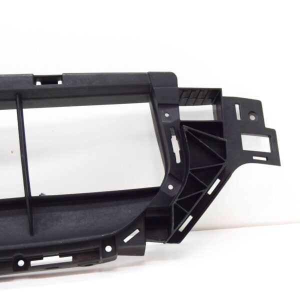 4G0807233D - NEW AUDI RS6 C7 FRONT BUMPER UPPER CENTRE CLOSING ELEMENT 4G0807233D ORIGINAL