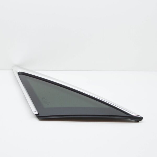 4K5845298ANVB - NEW AUDI A6 C8 REAR RIGHT TRIANGLE WINDOW SIDE 4K5845298ANVB ORIGINAL