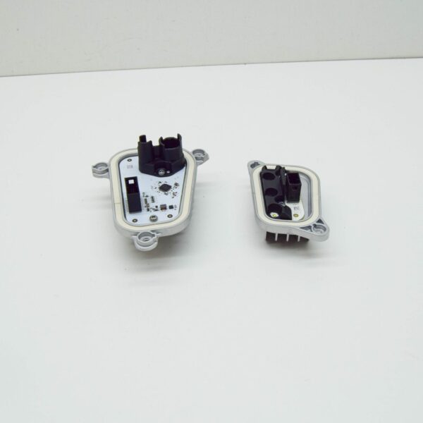 4KE998474A - NEW AUDI E-TRON S FRONT LED LIGHT CONTROL UNIT W HEAT SINK RIGHT 4KE998474A