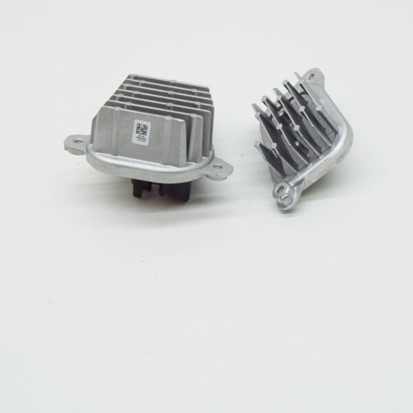 4KE998474A - NEW AUDI E-TRON S FRONT LED LIGHT CONTROL UNIT W HEAT SINK RIGHT 4KE998474A