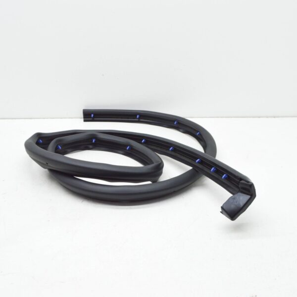 4M8833178A - AUDI Q8 4MN Rear Right Seal Panel Strip Seal 4M8833178A ORIGINAL
