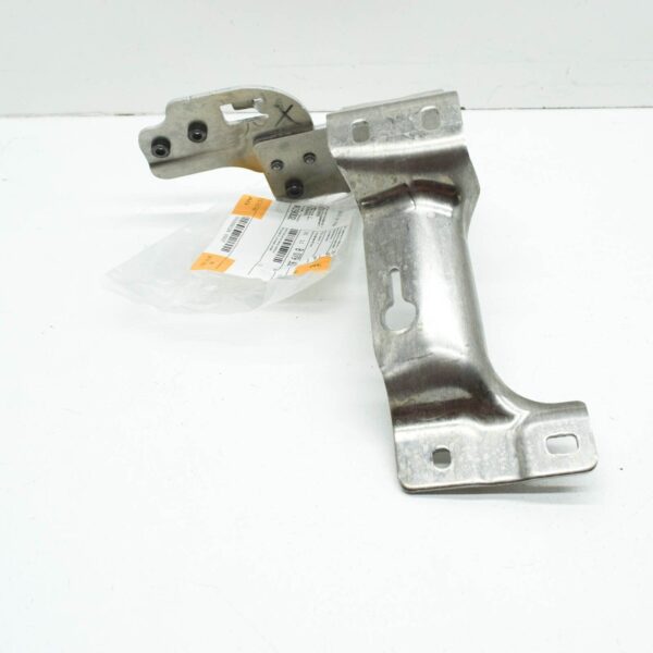 51118079932 - BMW M8 Cabrio F91 Front Right Vertical Connection Support 8079932 ORIGINAL
