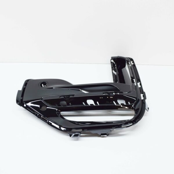 51118746240 - NEW BMW X5 G05 M FRONT RIGHT FOG LIGHT COVER 51118746240
