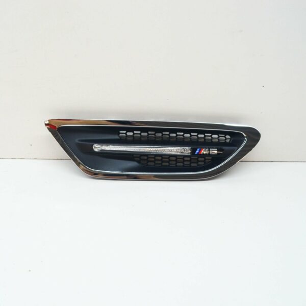 51134805798 - NEW BMW M5 F10 M FRONT RIGHT SIDE PANEL GRILLE TRIM REPEATER 51134805798 OEM