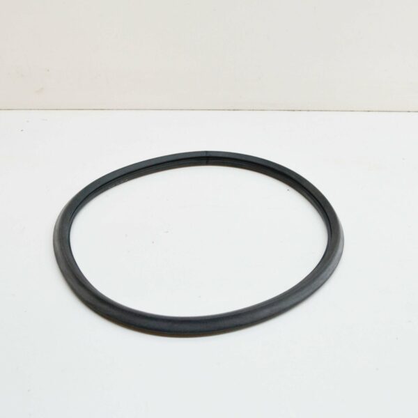 63218360083 - BMW E38 Sedan Tail Light Housing Seal 8360083 63218360083 NEW