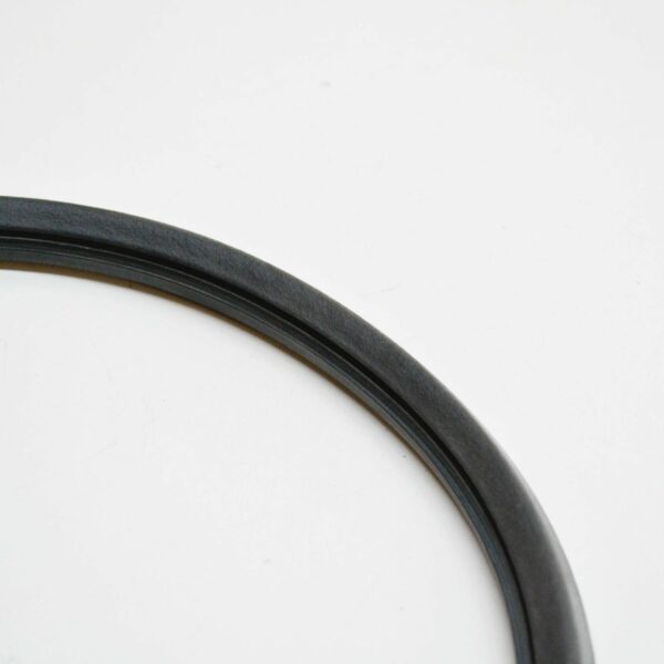 63218360083 - BMW E38 Sedan Tail Light Housing Seal 8360083 63218360083 NEW