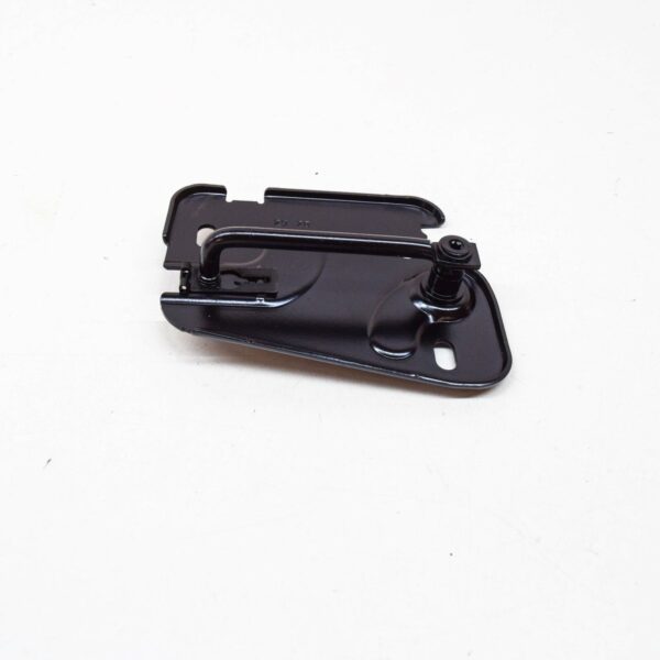 8V0823186C - NEW AUDI A3 8V ENGINE HOOD RIGHT LATCH STRIKER PLATE 8V0823186C