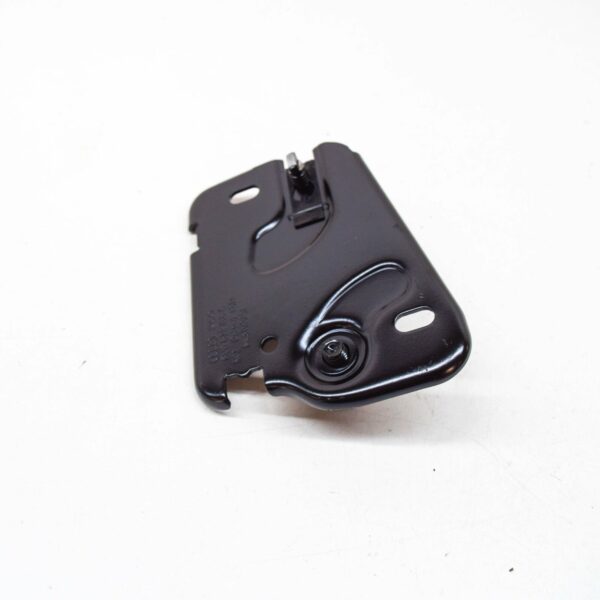 8V0823186C - NEW AUDI A3 8V ENGINE HOOD RIGHT LATCH STRIKER PLATE 8V0823186C