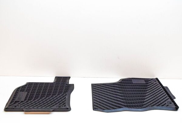 8V2061501041 - NEW AUDI A3 8V RUBBER FLOOR MAT SET 8V2061501041 RHD 2014