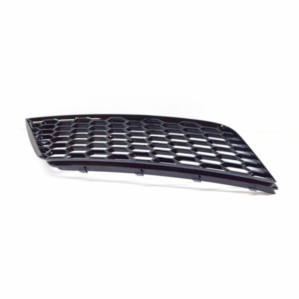 8V4807682BT94 - NEW AUDI RS3 8V FRONT BUMPER RIGHT AIR GUIDE GRILLE 8V4807682BT94