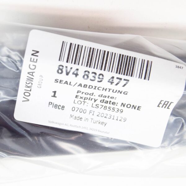 8V4839477 - NEW AUDI A3 SPORTBACK 8V REAR LEFT DOOR WINDOW APERTURE SEAL 8V4839477 ORIGINAL