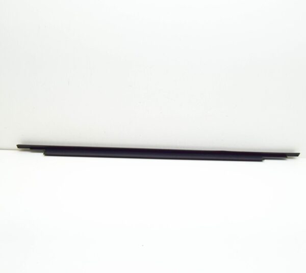 8V4839477 - NEW AUDI A3 SPORTBACK 8V REAR LEFT DOOR WINDOW APERTURE SEAL 8V4839477 ORIGINAL