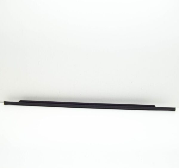 8V4839477 - NEW AUDI A3 SPORTBACK 8V REAR LEFT DOOR WINDOW APERTURE SEAL 8V4839477 ORIGINAL