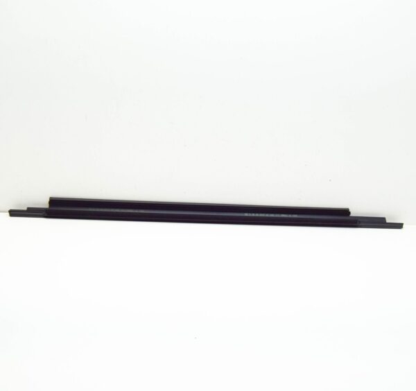 8V4839477 - NEW AUDI A3 SPORTBACK 8V REAR LEFT DOOR WINDOW APERTURE SEAL 8V4839477 ORIGINAL