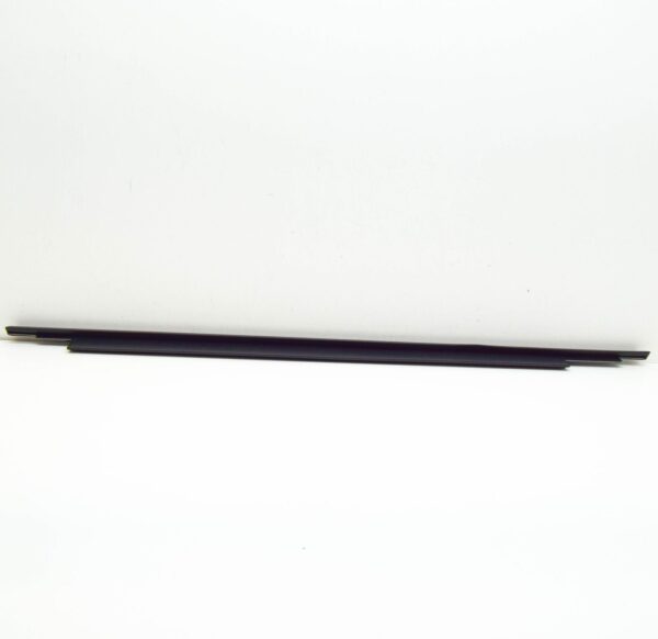 8V4839477 - NEW AUDI A3 SPORTBACK 8V REAR LEFT DOOR WINDOW APERTURE SEAL 8V4839477 ORIGINAL