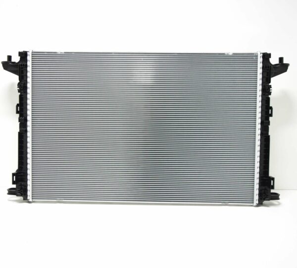 8W0121251AA - NEW AUDI Q7 4M COOLANT WATER RADIATOR 8W0121251AA