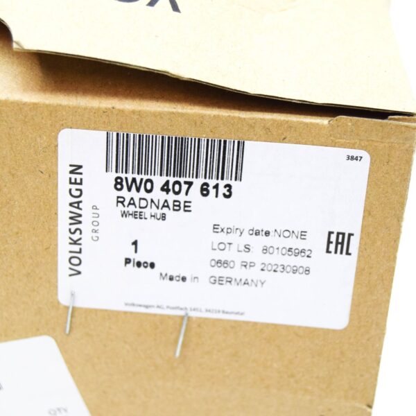 8W0407613 - NEW AUDI Q7 4M WHEEL HUB SPINDLE 8W0407613 ORIGINAL