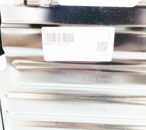 8W0915414 - NEW AUDI A4 AVANT B9 BATTERY PAD HOUSING 8W0915414