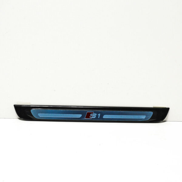8X4853373G9B9 - NEW AUDI A1 8X FRONT DOOR SILL STRIP TRIM S-LINE 8X4853373G9B9 ORIGINAL
