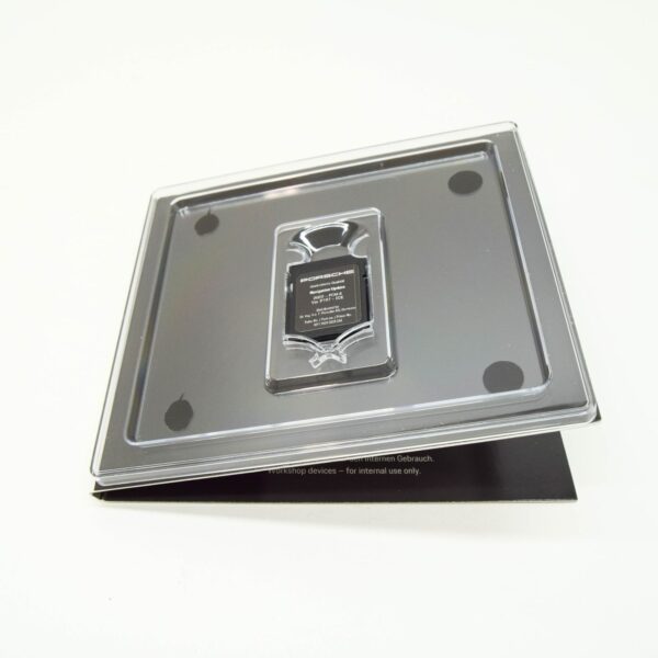 9P1909000CM - PORSCHE MACAN 95B Navigation Data SD Memory Card 9P1909000CM ORIGINAL