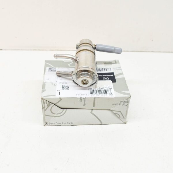 A0004904100 - NEW MERCEDES-BENZ E COUPE C238 ADBLUE INJECTOR NOZZLE A0004904100 ORIGINAL