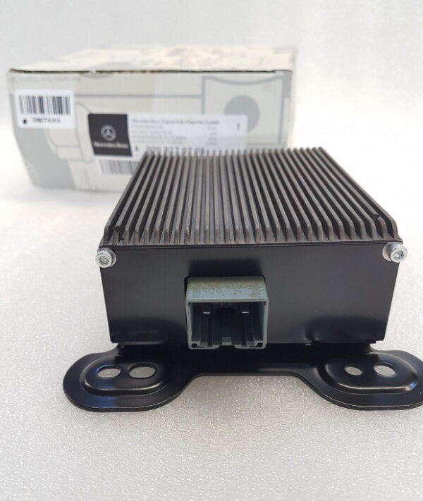 A0008270705 - NEW MERCEDES-BENZ C W205 VOLTAGE CONVERTER A0008270705 ORIGINAL