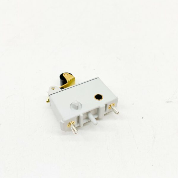 A0025456814 - MB E W210 Fuel Injection Throttle Micro Switch A0025456814 ORIGINAL