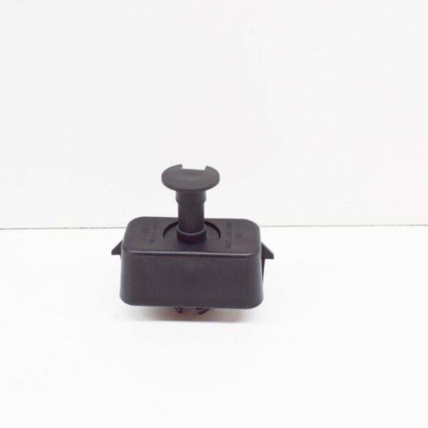 A0029973286 - NEW MERCEDES-BENZ E W210 SIDE MEMBER BOTTOM JACK LIFT PLUG A0029973286 ORIGINAL