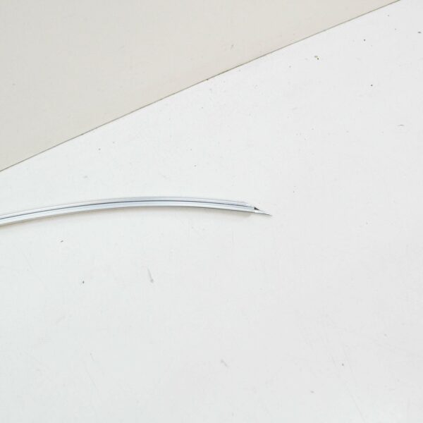 A1076714930 - NEW MERCEDES BENZ SL R107 FRONT WINDSHIELD MOULDING SEAL A1076714930