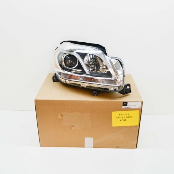 A1668207061 - NEW MERCEDES-BENZ GL-CLASS X166 RIGHT HEADLIGHT HALOGEN LHD A1668207061