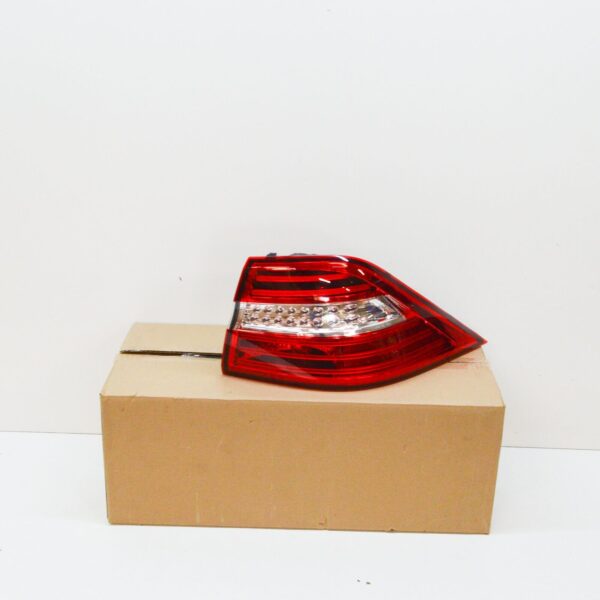 A1669063201 - NEW MERCEDES-BENZ GLE W166 REAR RIGHT TAILLIGHT A1669063201