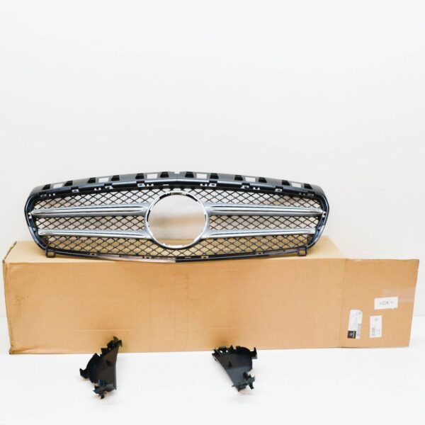 A17688002839982 - NEW MERCEDES-BENZ A W176 RADIATOR GRILLE A17688002839982 ORIGINAL